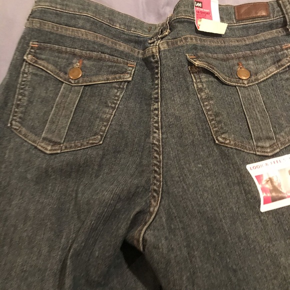 NWT Women’s Petite LEE Boot Cut Jeans - Picture 3 of 5